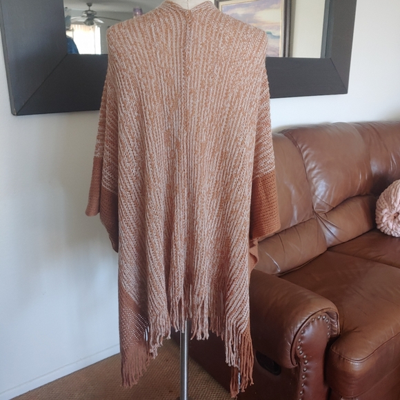NWT Justin & Taylor Light Brown Poncho with Fringe - Picture 2 of 5